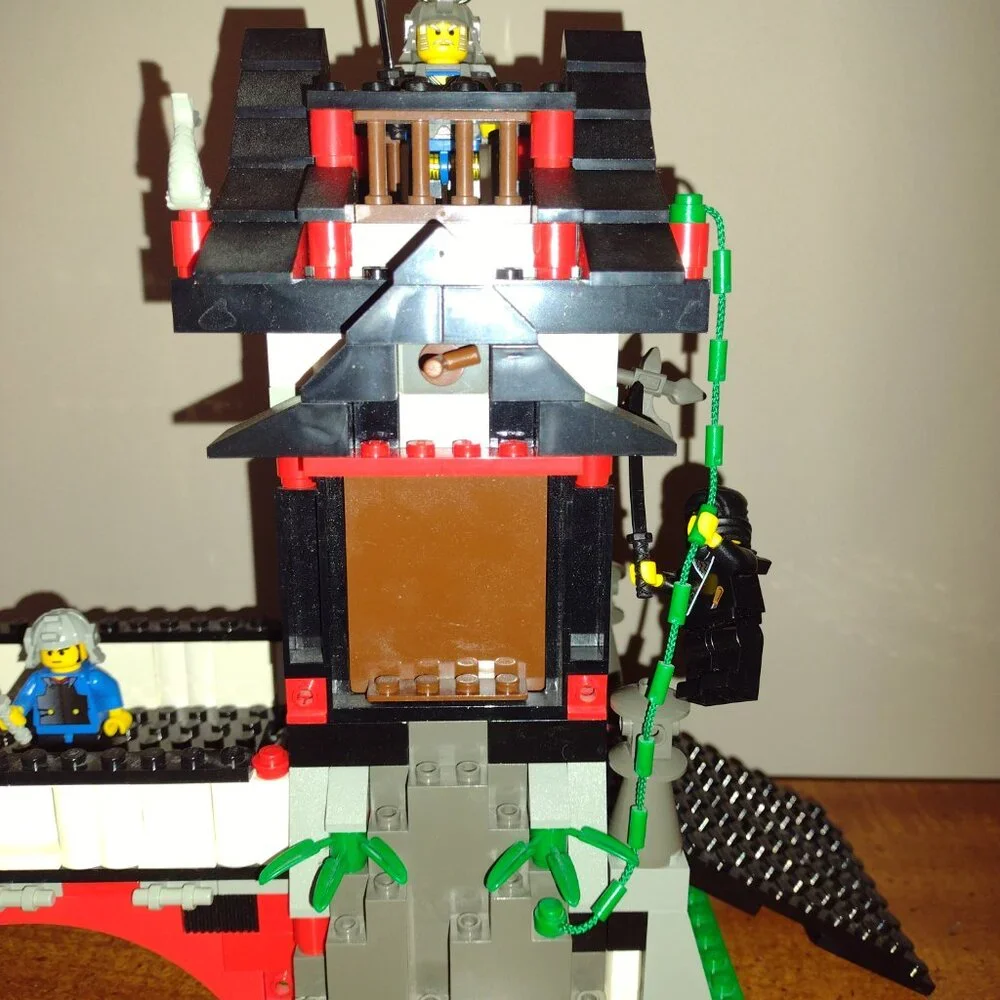 Lego Ninja Stone Tower Bridge, Castle, w original box and instructions, retired - Picture 6 of 16